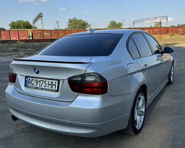 Серый БМВ 3 Серия, объемом двигателя 2 л и пробегом 331 тыс. км за 9999 $, фото 6 на Automoto.ua