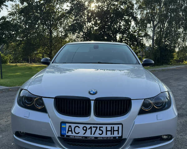 Серый БМВ 3 Серия, объемом двигателя 2 л и пробегом 331 тыс. км за 9999 $, фото 2 на Automoto.ua