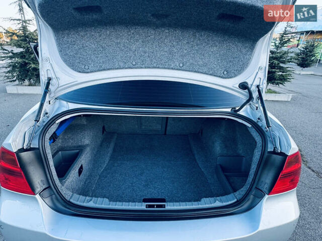 Серый БМВ 3 Серия, объемом двигателя 2 л и пробегом 223 тыс. км за 7800 $, фото 26 на Automoto.ua