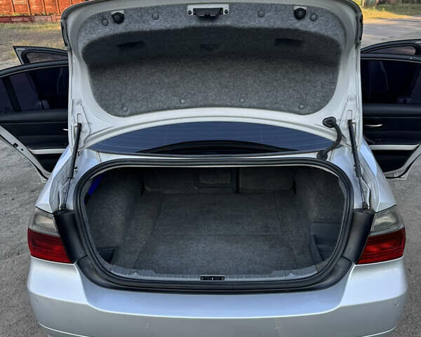 Серый БМВ 3 Серия, объемом двигателя 2 л и пробегом 331 тыс. км за 9999 $, фото 20 на Automoto.ua