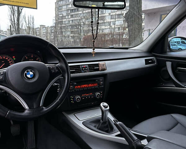 Сірий БМВ 3 Серія, об'ємом двигуна 2 л та пробігом 325 тис. км за 7900 $, фото 7 на Automoto.ua