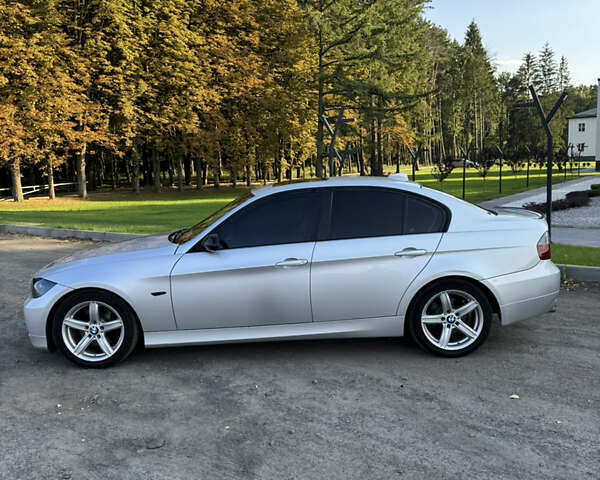 Серый БМВ 3 Серия, объемом двигателя 2 л и пробегом 331 тыс. км за 9999 $, фото 3 на Automoto.ua