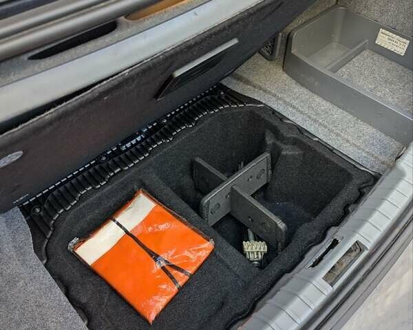 Серый БМВ 3 Серия, объемом двигателя 2 л и пробегом 267 тыс. км за 8700 $, фото 44 на Automoto.ua