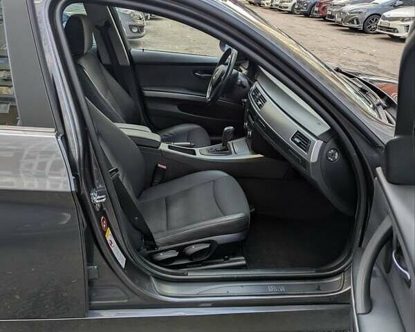 Серый БМВ 3 Серия, объемом двигателя 2 л и пробегом 267 тыс. км за 8700 $, фото 35 на Automoto.ua