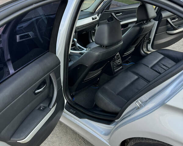 Серый БМВ 3 Серия, объемом двигателя 2 л и пробегом 331 тыс. км за 9999 $, фото 18 на Automoto.ua