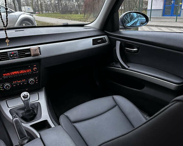 Сірий БМВ 3 Серія, об'ємом двигуна 2 л та пробігом 325 тис. км за 7900 $, фото 8 на Automoto.ua