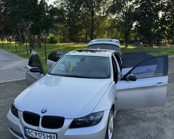 Серый БМВ 3 Серия, объемом двигателя 2 л и пробегом 331 тыс. км за 9999 $, фото 22 на Automoto.ua