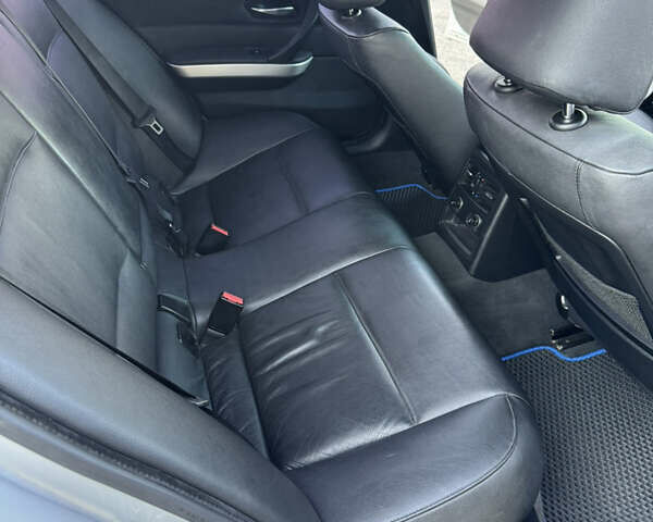 Серый БМВ 3 Серия, объемом двигателя 2 л и пробегом 331 тыс. км за 9999 $, фото 17 на Automoto.ua