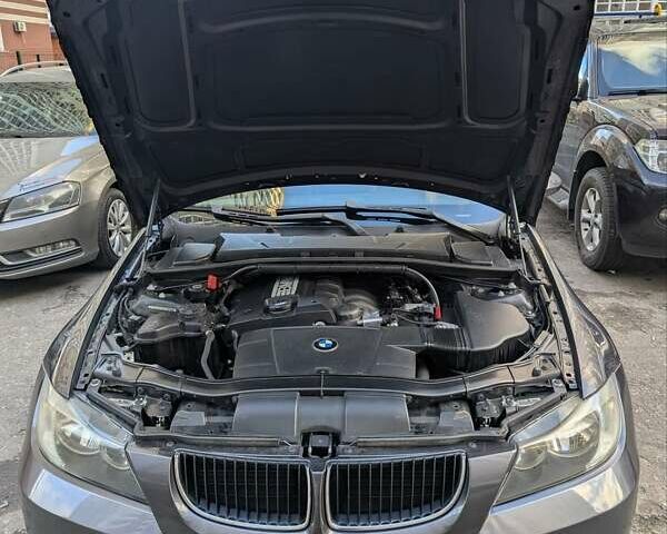 Серый БМВ 3 Серия, объемом двигателя 2 л и пробегом 267 тыс. км за 8700 $, фото 18 на Automoto.ua