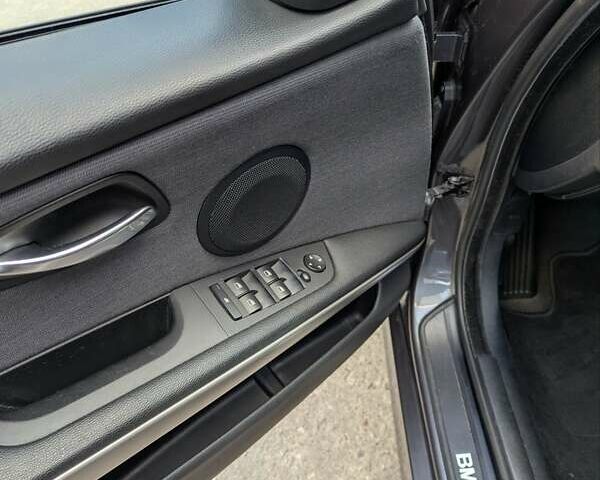 Серый БМВ 3 Серия, объемом двигателя 2 л и пробегом 267 тыс. км за 8700 $, фото 50 на Automoto.ua