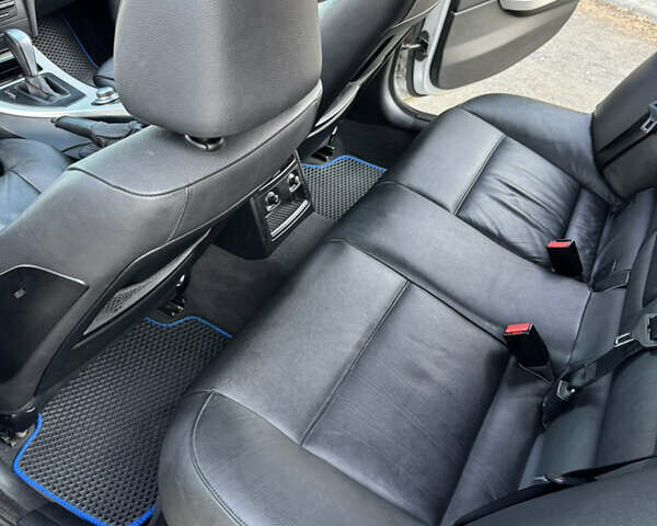 Серый БМВ 3 Серия, объемом двигателя 2 л и пробегом 331 тыс. км за 9999 $, фото 19 на Automoto.ua