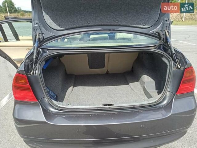 Серый БМВ 3 Серия, объемом двигателя 2 л и пробегом 144 тыс. км за 8500 $, фото 26 на Automoto.ua