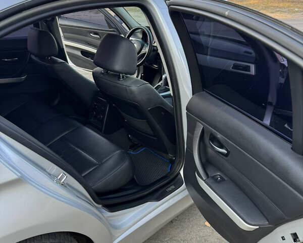 Серый БМВ 3 Серия, объемом двигателя 2 л и пробегом 331 тыс. км за 9999 $, фото 16 на Automoto.ua