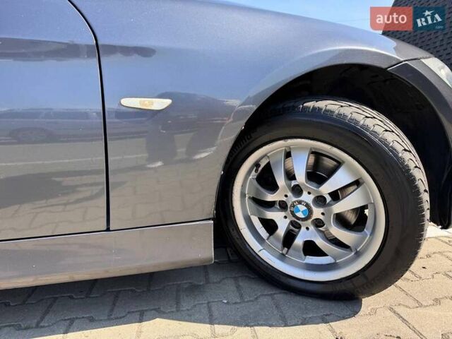 Серый БМВ 3 Серия, объемом двигателя 2 л и пробегом 280 тыс. км за 7100 $, фото 7 на Automoto.ua