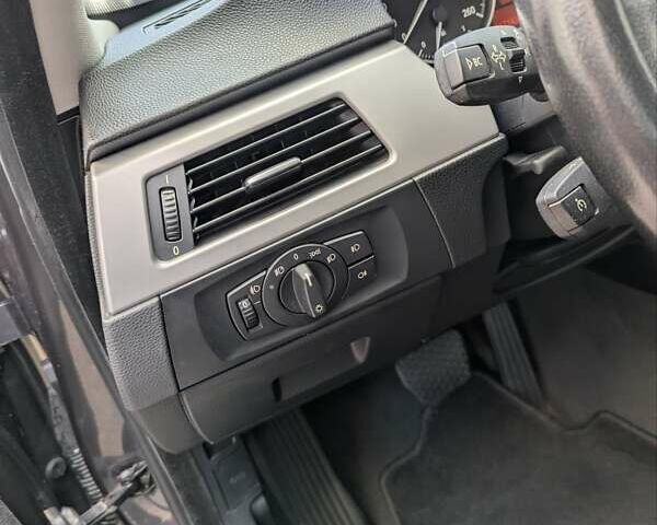 Серый БМВ 3 Серия, объемом двигателя 2 л и пробегом 267 тыс. км за 8700 $, фото 49 на Automoto.ua