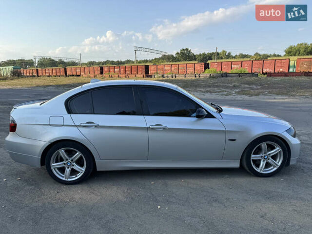 Серый БМВ 3 Серия, объемом двигателя 2 л и пробегом 331 тыс. км за 9999 $, фото 7 на Automoto.ua