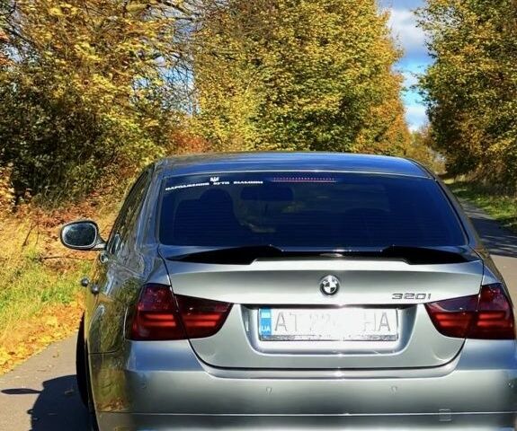 БМВ 3 Серия 2009 в Бурштыне на Automoto.ua Серый БМВ 3 Серия, объемом двигателя 2 л и пробегом 180 тыс. км за 8700 $, фото 7 на Automoto.ua