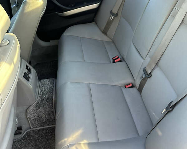 Сірий БМВ 3 Серія, об'ємом двигуна 2.98 л та пробігом 216 тис. км за 12999 $, фото 8 на Automoto.ua