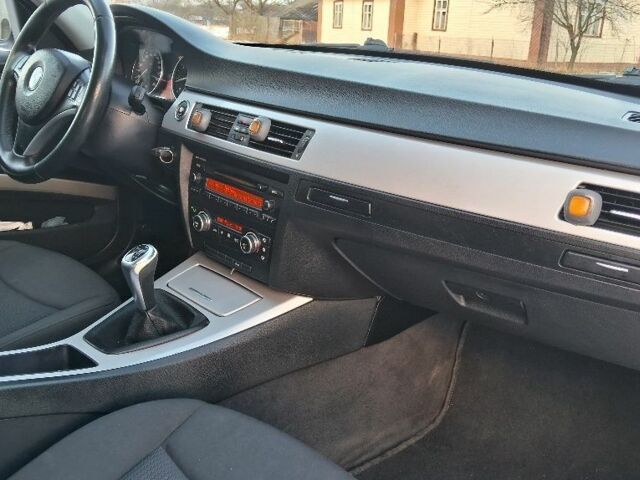 Серый БМВ 3 Серия, объемом двигателя 1.6 л и пробегом 240 тыс. км за 7200 $, фото 3 на Automoto.ua