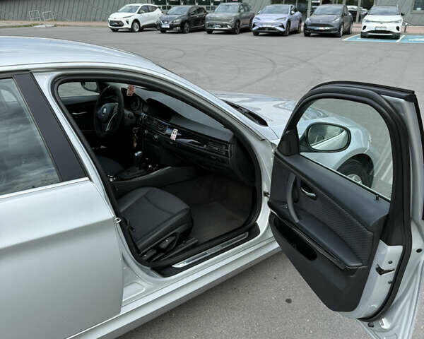 Серый БМВ 3 Серия, объемом двигателя 2 л и пробегом 247 тыс. км за 10590 $, фото 13 на Automoto.ua