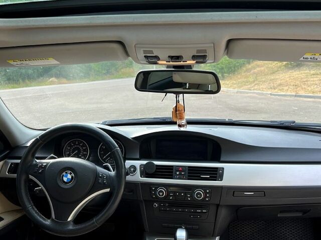 Серый БМВ 3 Серия, объемом двигателя 3 л и пробегом 243 тыс. км за 9700 $, фото 3 на Automoto.ua