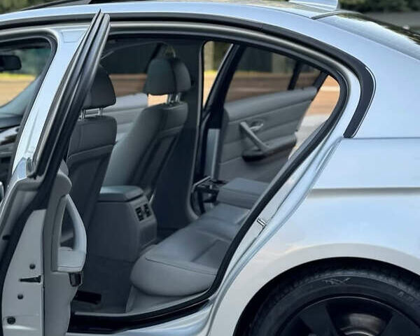 Серый БМВ 3 Серия, объемом двигателя 3 л и пробегом 300 тыс. км за 9999 $, фото 30 на Automoto.ua