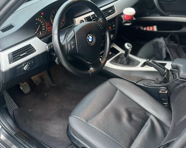 Серый БМВ 3 Серия, объемом двигателя 2.5 л и пробегом 176 тыс. км за 9100 $, фото 8 на Automoto.ua