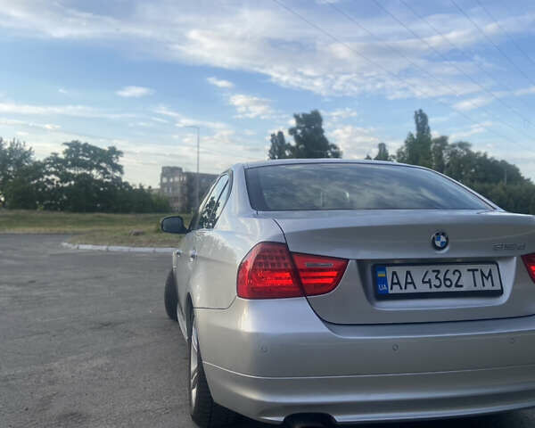 Серый БМВ 3 Серия, объемом двигателя 2 л и пробегом 286 тыс. км за 9000 $, фото 2 на Automoto.ua