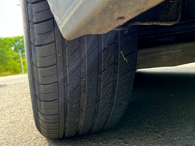 Серый БМВ 3 Серия, объемом двигателя 3 л и пробегом 243 тыс. км за 9700 $, фото 5 на Automoto.ua