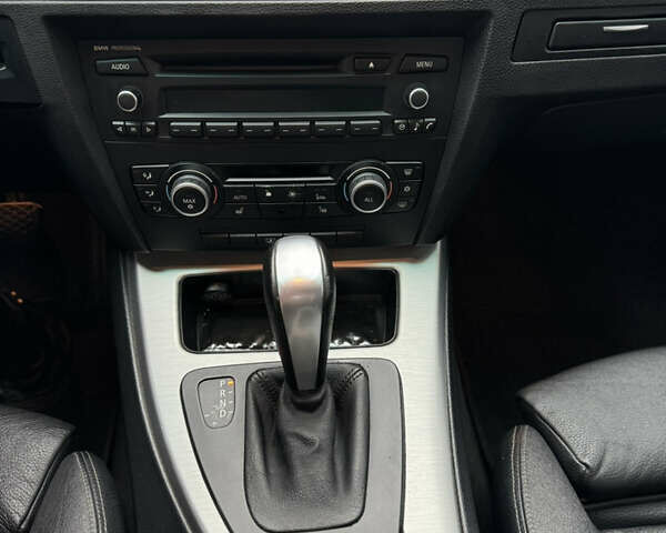 Серый БМВ 3 Серия, объемом двигателя 3 л и пробегом 224 тыс. км за 8450 $, фото 7 на Automoto.ua