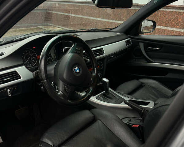 Серый БМВ 3 Серия, объемом двигателя 3 л и пробегом 224 тыс. км за 8450 $, фото 3 на Automoto.ua