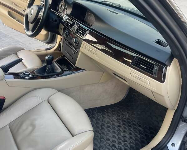 Серый БМВ 3 Серия, объемом двигателя 2.98 л и пробегом 175 тыс. км за 12500 $, фото 9 на Automoto.ua