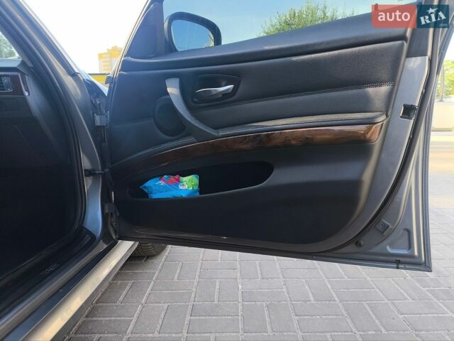 Сірий БМВ 3 Серія, об'ємом двигуна 3 л та пробігом 370 тис. км за 8900 $, фото 24 на Automoto.ua