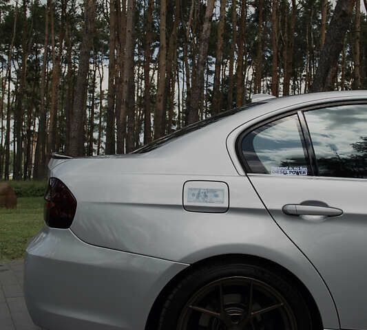 Серый БМВ 3 Серия, объемом двигателя 2 л и пробегом 252 тыс. км за 12700 $, фото 24 на Automoto.ua