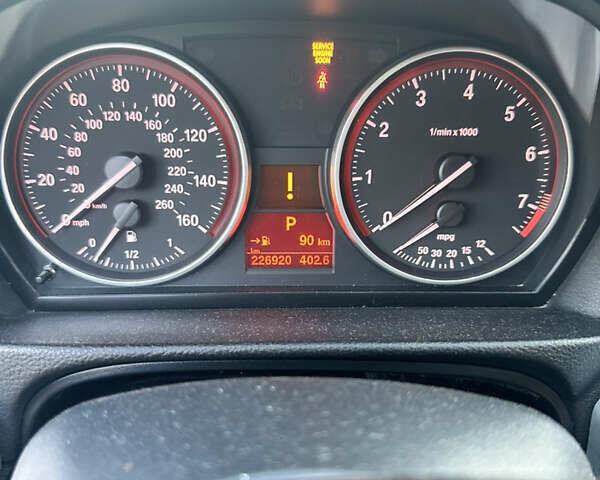 Серый БМВ 3 Серия, объемом двигателя 3 л и пробегом 226 тыс. км за 9500 $, фото 5 на Automoto.ua