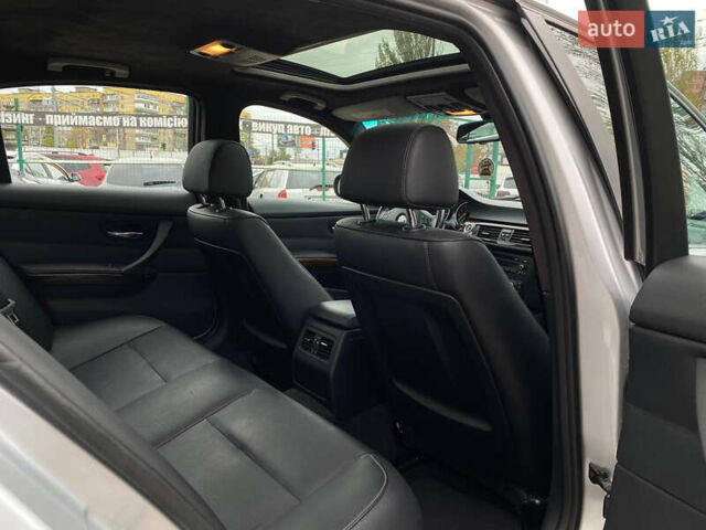 Серый БМВ 3 Серия, объемом двигателя 3 л и пробегом 227 тыс. км за 7999 $, фото 14 на Automoto.ua