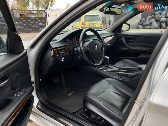 Серый БМВ 3 Серия, объемом двигателя 3 л и пробегом 227 тыс. км за 7999 $, фото 10 на Automoto.ua