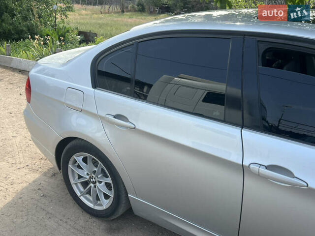 Сірий БМВ 3 Серія, об'ємом двигуна 2 л та пробігом 180 тис. км за 10000 $, фото 4 на Automoto.ua