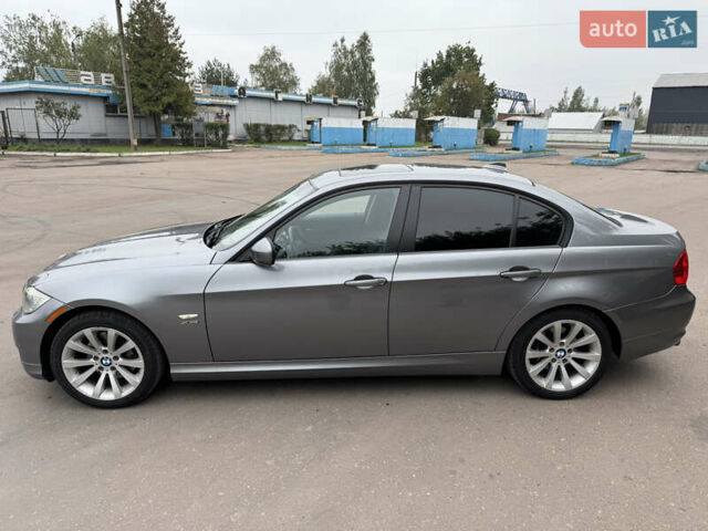 Серый БМВ 3 Серия, объемом двигателя 3 л и пробегом 220 тыс. км за 9300 $, фото 9 на Automoto.ua