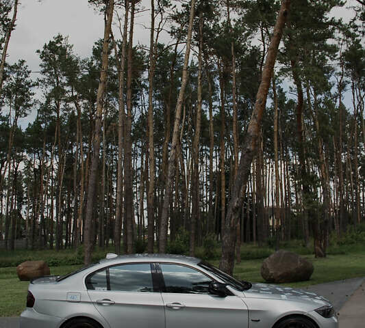 Серый БМВ 3 Серия, объемом двигателя 2 л и пробегом 252 тыс. км за 12700 $, фото 2 на Automoto.ua