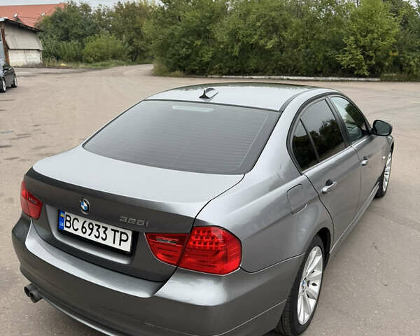Серый БМВ 3 Серия, объемом двигателя 3 л и пробегом 220 тыс. км за 9300 $, фото 5 на Automoto.ua