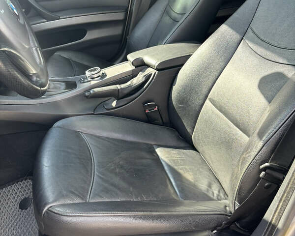 Серый БМВ 3 Серия, объемом двигателя 3 л и пробегом 188 тыс. км за 9550 $, фото 24 на Automoto.ua