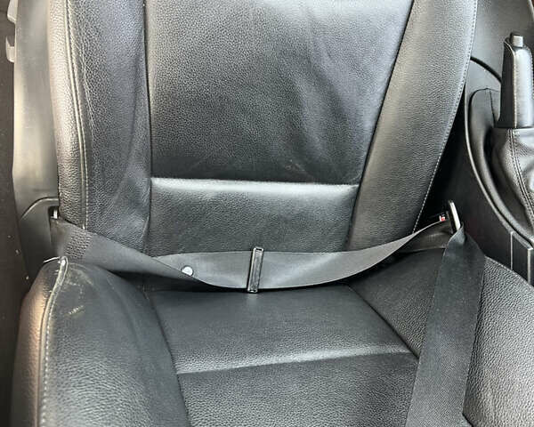 Сірий БМВ 3 Серія, об'ємом двигуна 2 л та пробігом 180 тис. км за 10000 $, фото 13 на Automoto.ua