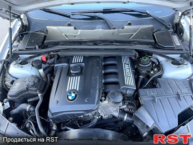 Серый БМВ 3 Серия, объемом двигателя 3 л и пробегом 214 тыс. км за 9500 $, фото 8 на Automoto.ua