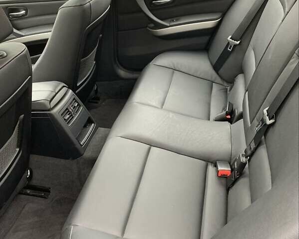 Серый БМВ 3 Серия, объемом двигателя 2 л и пробегом 209 тыс. км за 12000 $, фото 2 на Automoto.ua