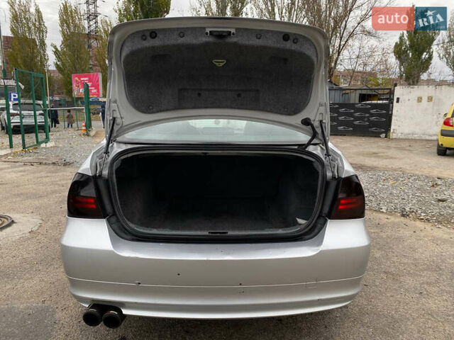 Серый БМВ 3 Серия, объемом двигателя 3 л и пробегом 227 тыс. км за 7999 $, фото 13 на Automoto.ua
