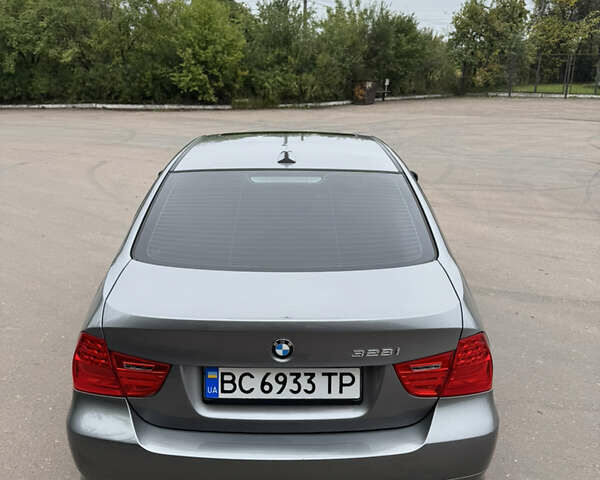 Серый БМВ 3 Серия, объемом двигателя 3 л и пробегом 220 тыс. км за 9300 $, фото 6 на Automoto.ua