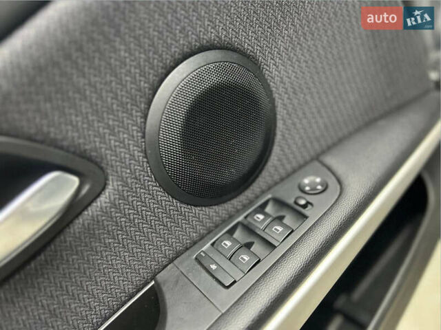 Сірий БМВ 3 Серія, об'ємом двигуна 2 л та пробігом 211 тис. км за 9000 $, фото 19 на Automoto.ua