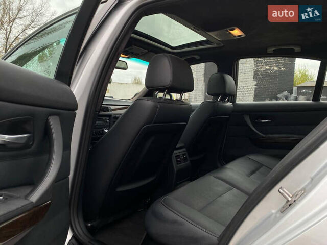 Серый БМВ 3 Серия, объемом двигателя 3 л и пробегом 227 тыс. км за 7999 $, фото 12 на Automoto.ua