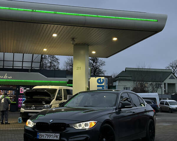 Серый БМВ 3 Серия, объемом двигателя 2.98 л и пробегом 265 тыс. км за 17000 $, фото 2 на Automoto.ua